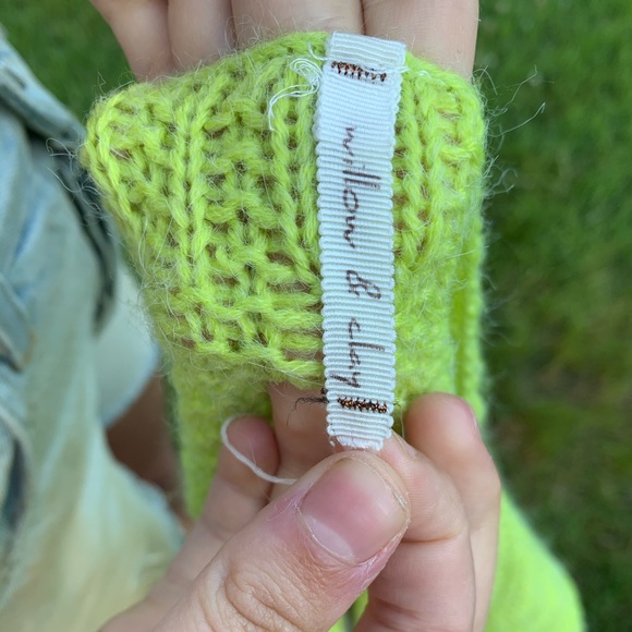 Tri colored pull-over sweater - Picture 4 of 4